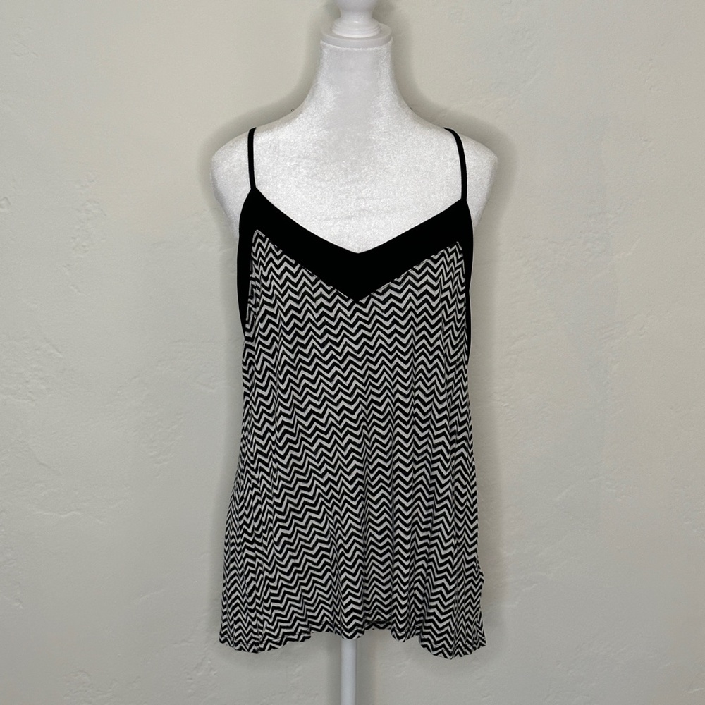 H&M Black & White Zigzag Print Tank Top